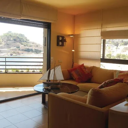 Apartment 3 Bedroom Gorgeous In Tossa de Mar
