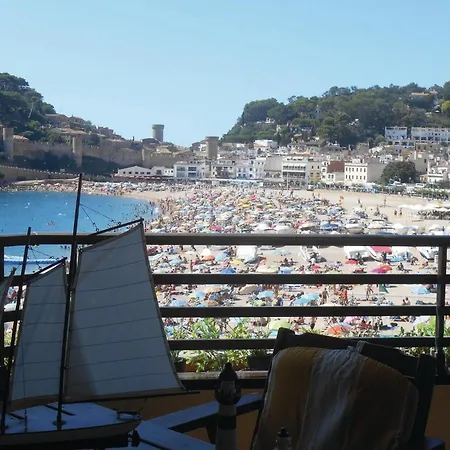 Apartment 3 Bedroom Gorgeous In Tossa de Mar