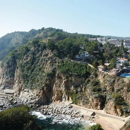 Apartment 3 Bedroom Gorgeous In Tossa de Mar